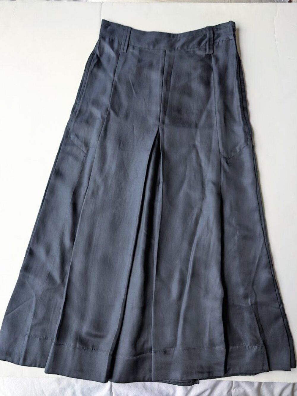 Cos Women's 2-Side Slit Pleated Midi Skirt Size: 2